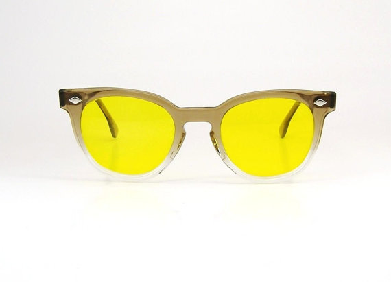 Horn-rimmed Glasses with Yellow Lenses 
